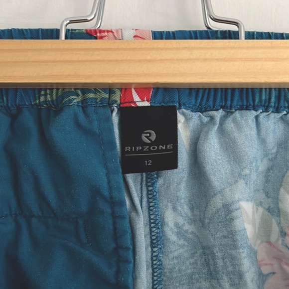 Ripzone Shorts - Picture 5 of 5